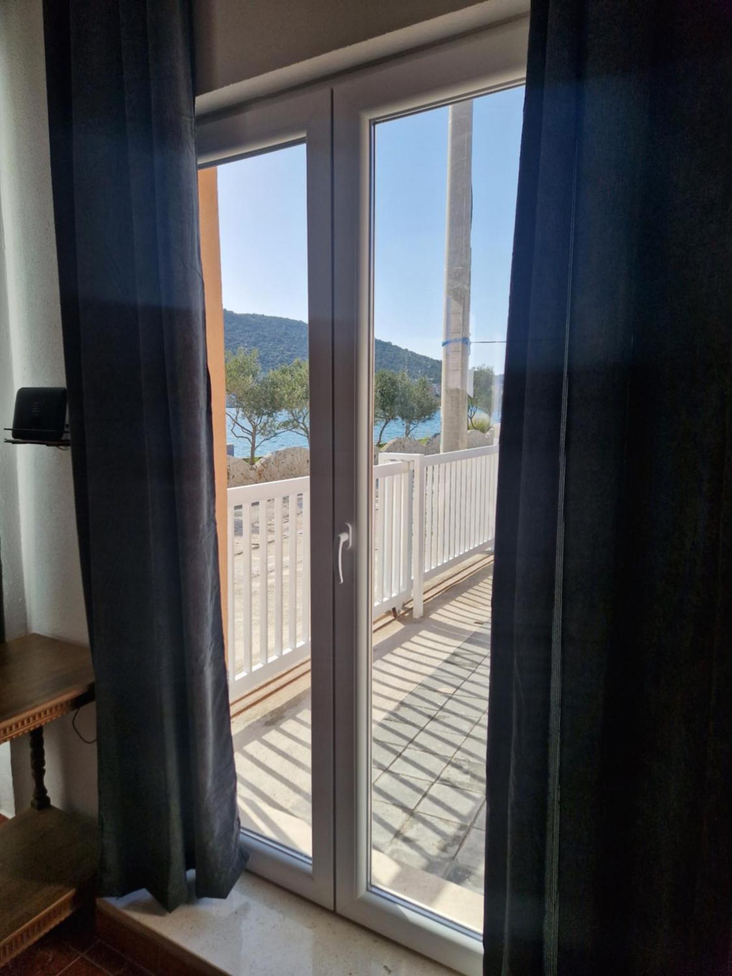Villa Andelic Vinišće Exteriör bild