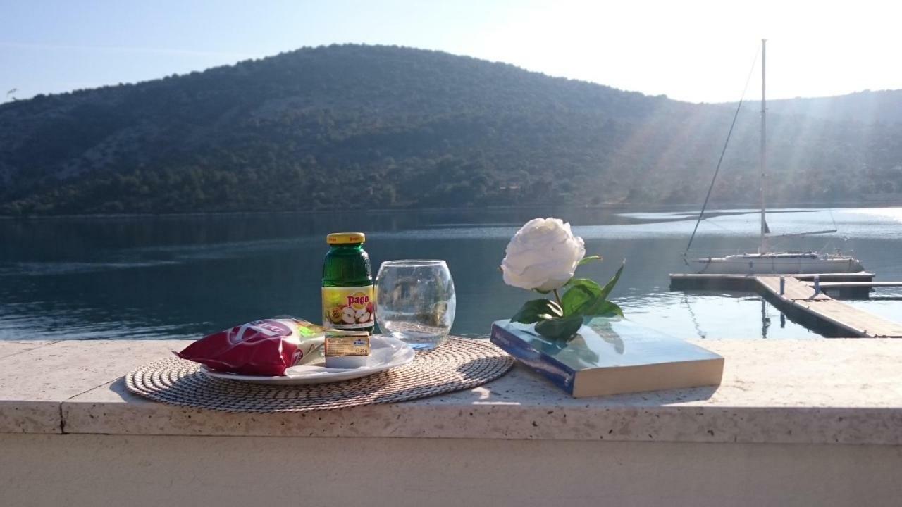 Villa Andelic Vinišće Exteriör bild